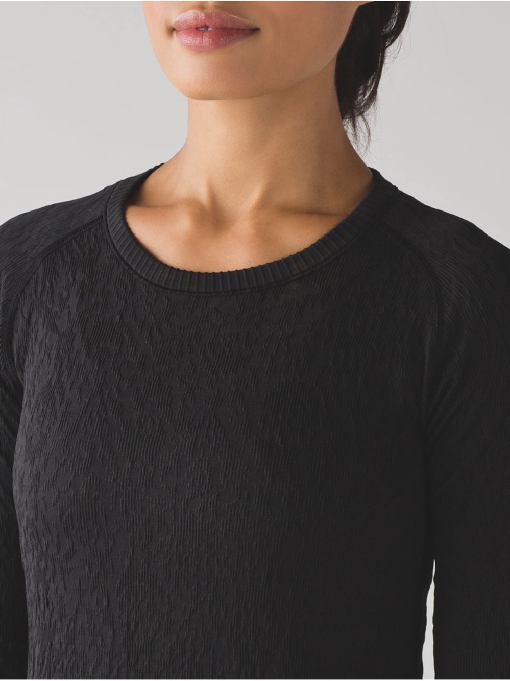 Lululemon Rest less Pullover in black - Picture 2 of 5